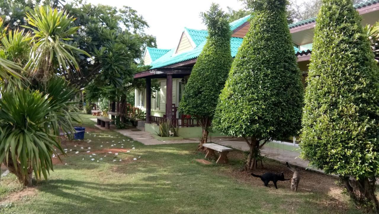 Esng Hiran Bich Resort Pran Buri Exterior photo